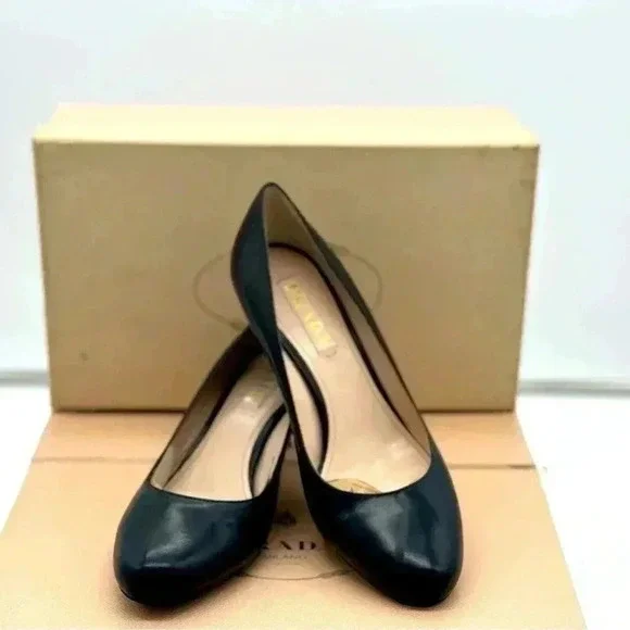 Prada Shoes Size 37.5 - Picture 1 of 7